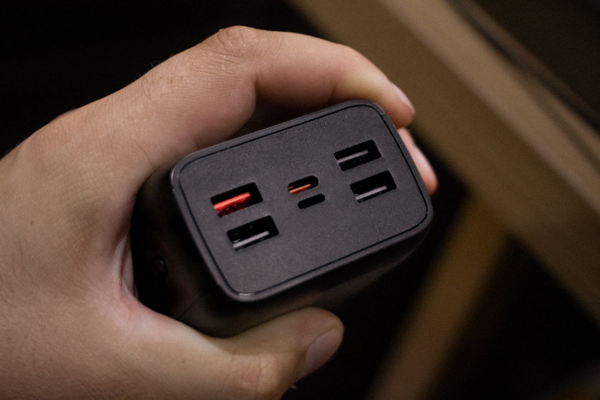 ที่ชาร์จ GaN หลายพอร์ต 100W