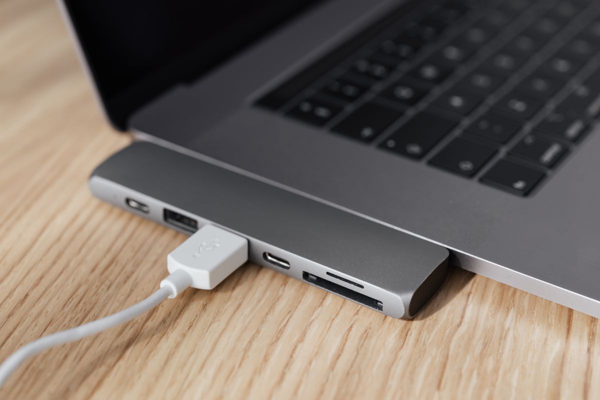 USB-C Hub ทำไมภาพ 4K ถึงกระตุก? เข้าใจสาเหตุและวิธีเลือกฮับให้จอ 4K ลื่นไม่มีสะดุด 2026